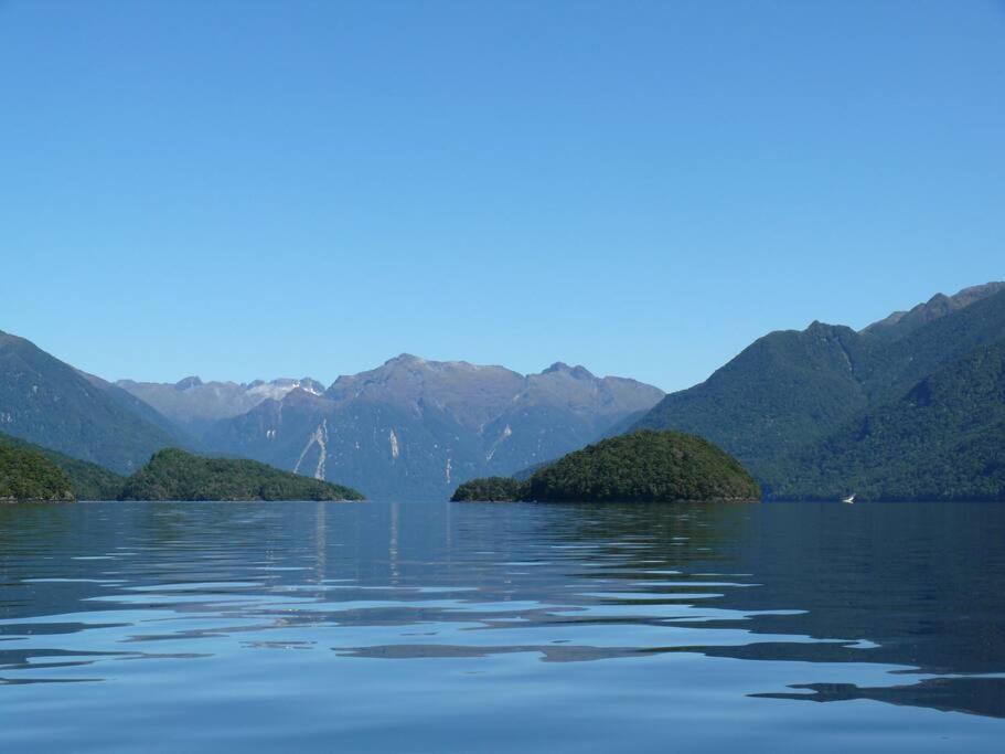 Fergus Hideaway Villa Te Anau Exterior foto